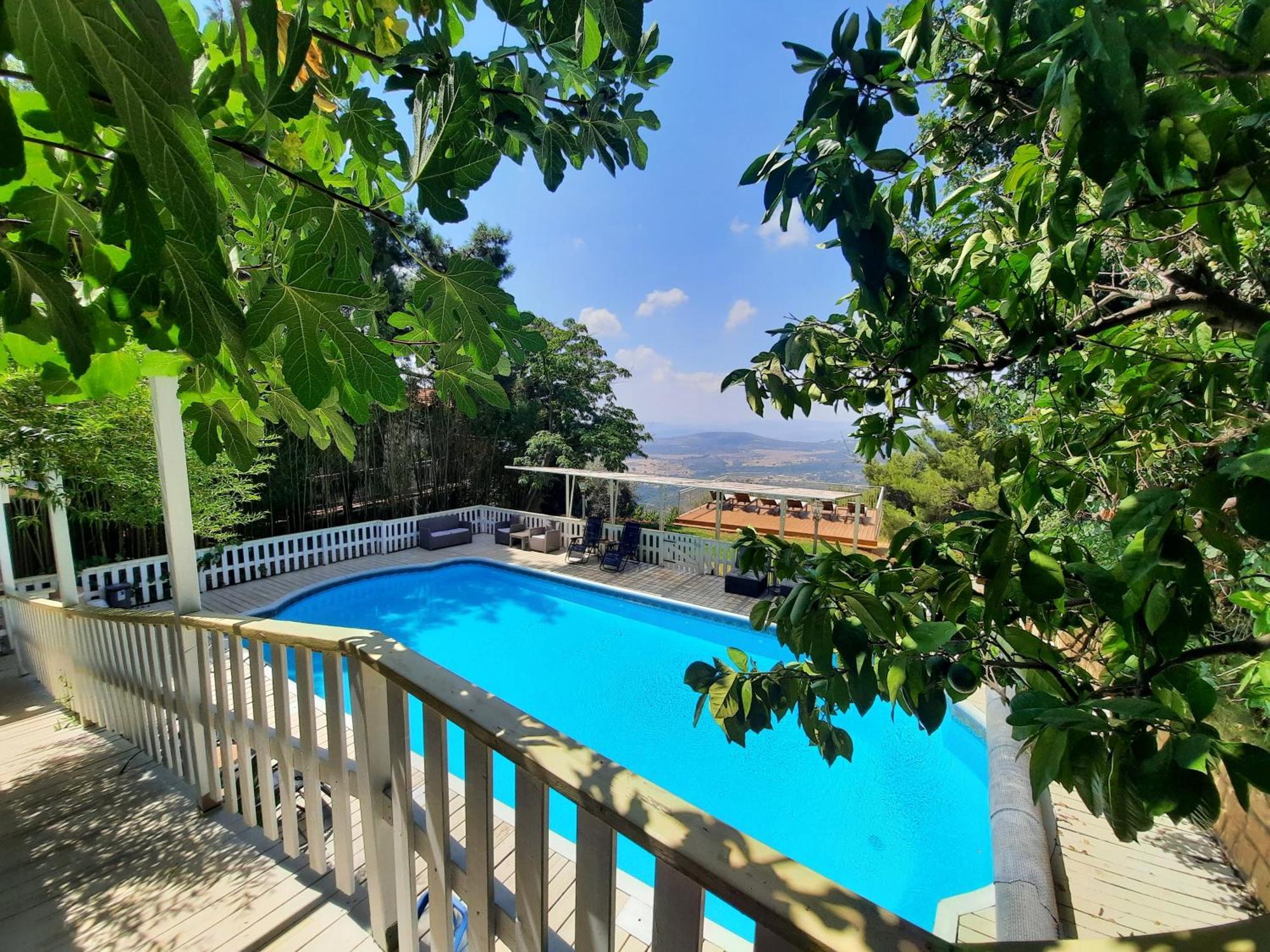 Ha'Seuda Ha'Achrona Suites 아미림 외부 사진
