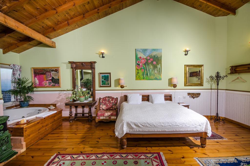 Ha'Seuda Ha'Achrona Suites 아미림 외부 사진